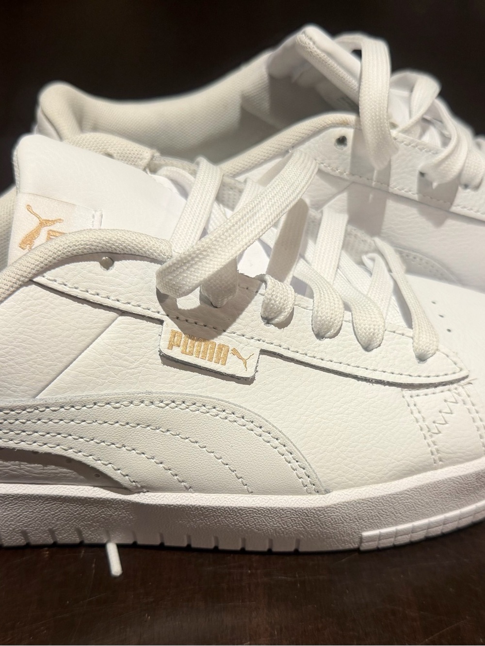 PUMA Court Leather White
Sneakers Women's Size 8.5 New